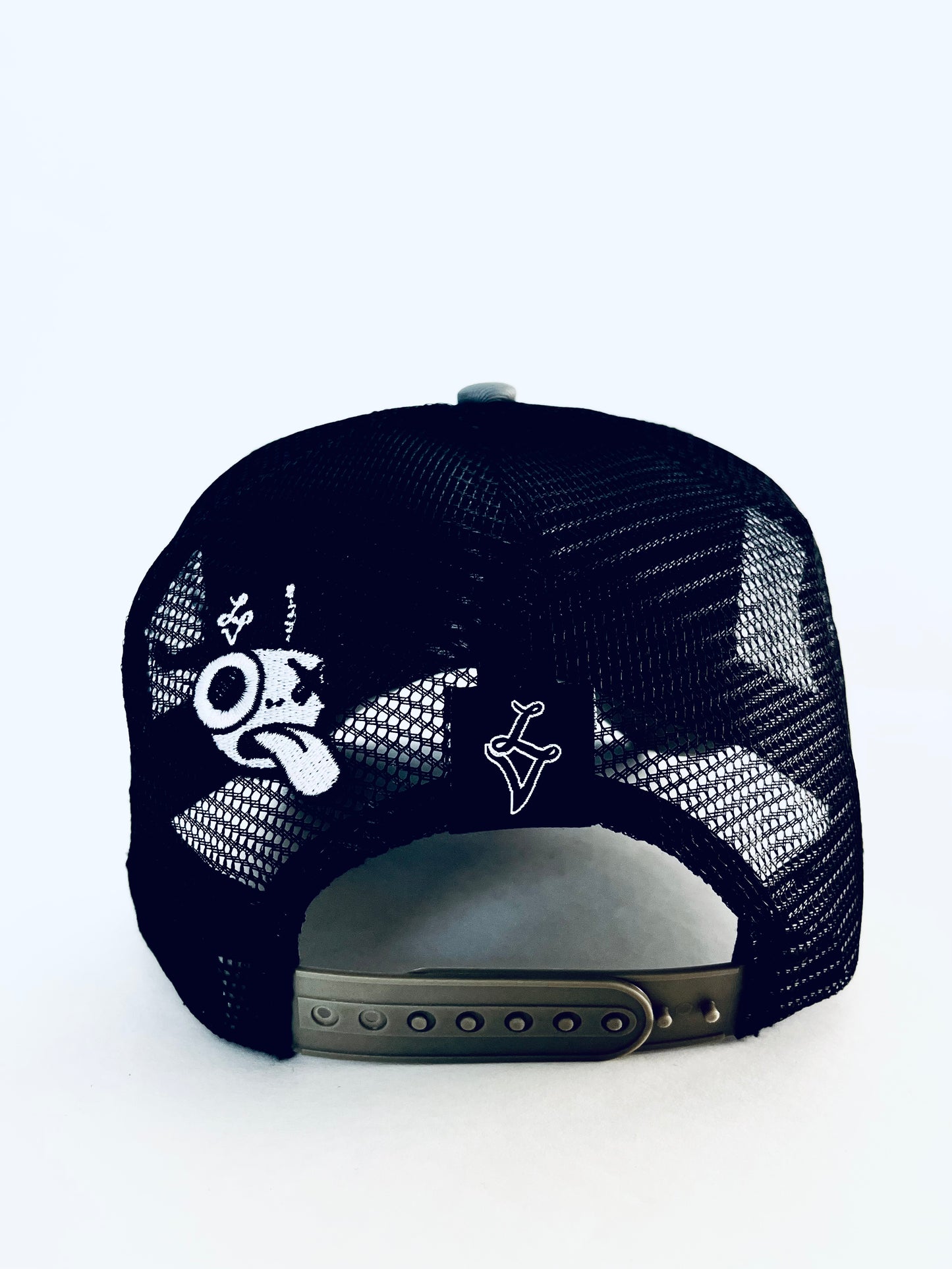 Silver/Black Curve Brim Radley Trucker